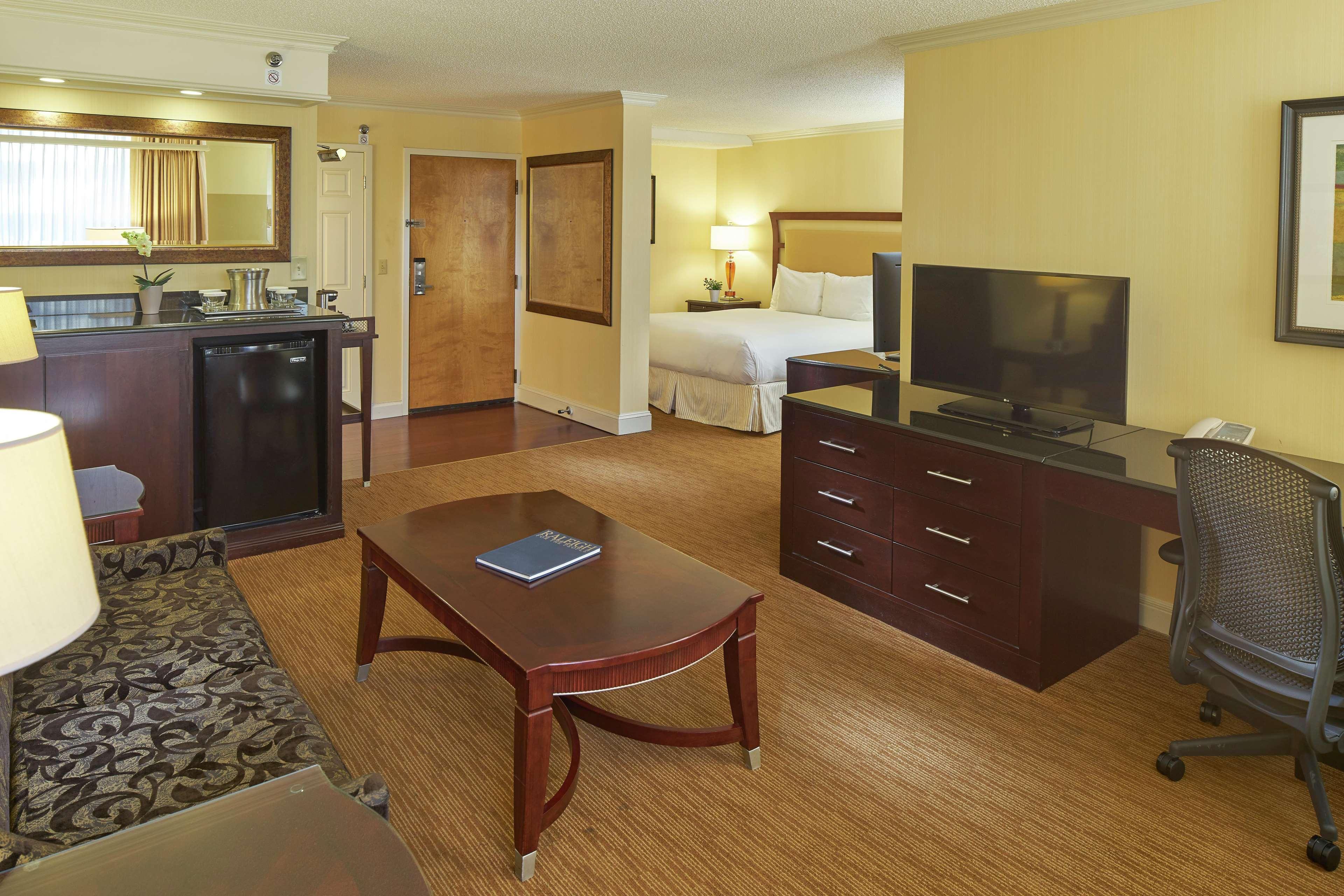 Hilton Raleigh North Hills Hotell Rum bild