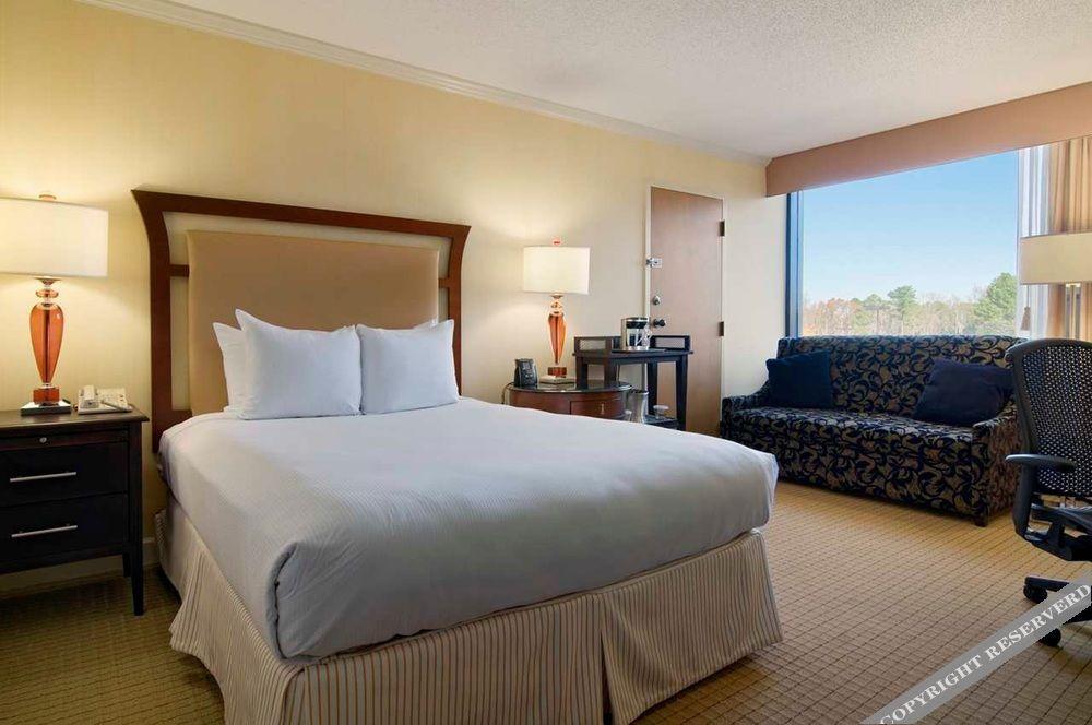 Hilton Raleigh North Hills Hotell Exteriör bild