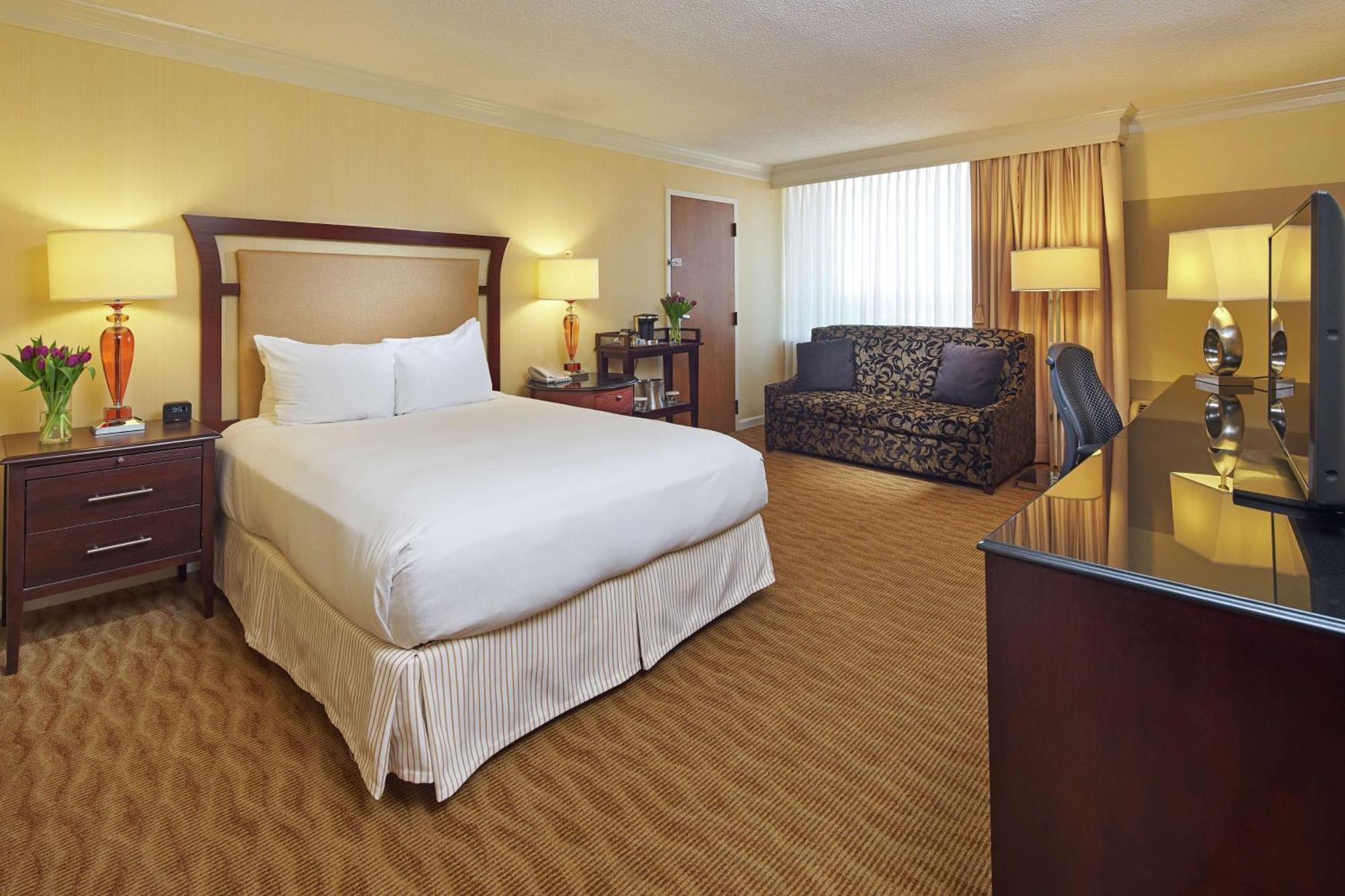Hilton Raleigh North Hills Hotell Exteriör bild