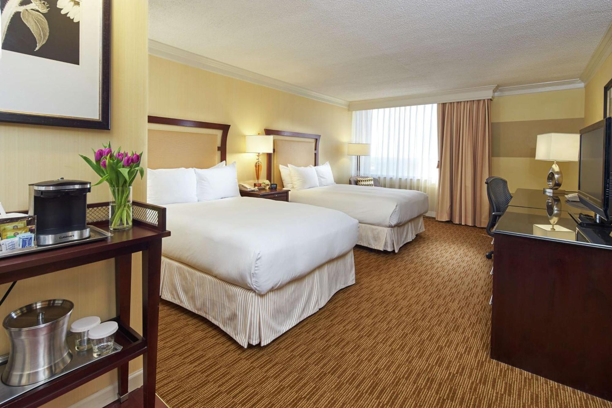 Hilton Raleigh North Hills Hotell Exteriör bild