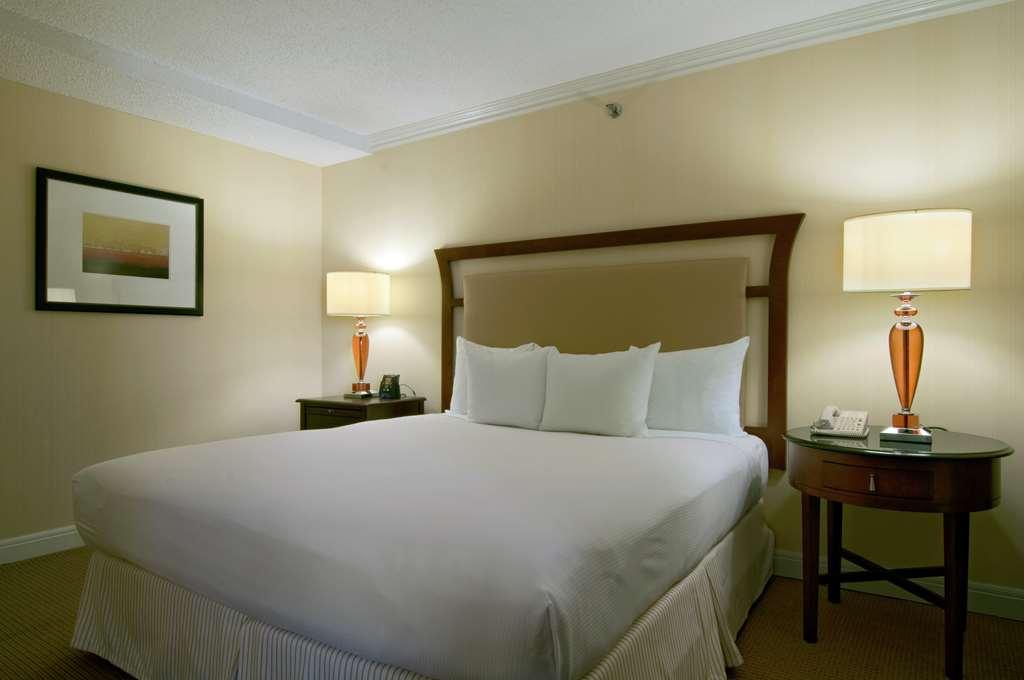 Hilton Raleigh North Hills Hotell Rum bild